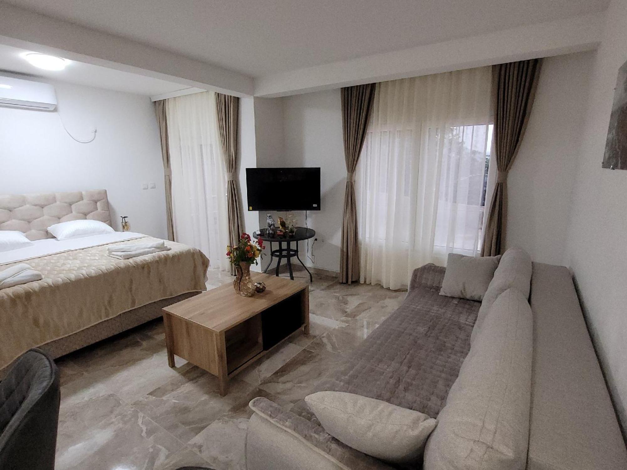 Montenegro Apartments Phoenix With Pool بار المظهر الخارجي الصورة
