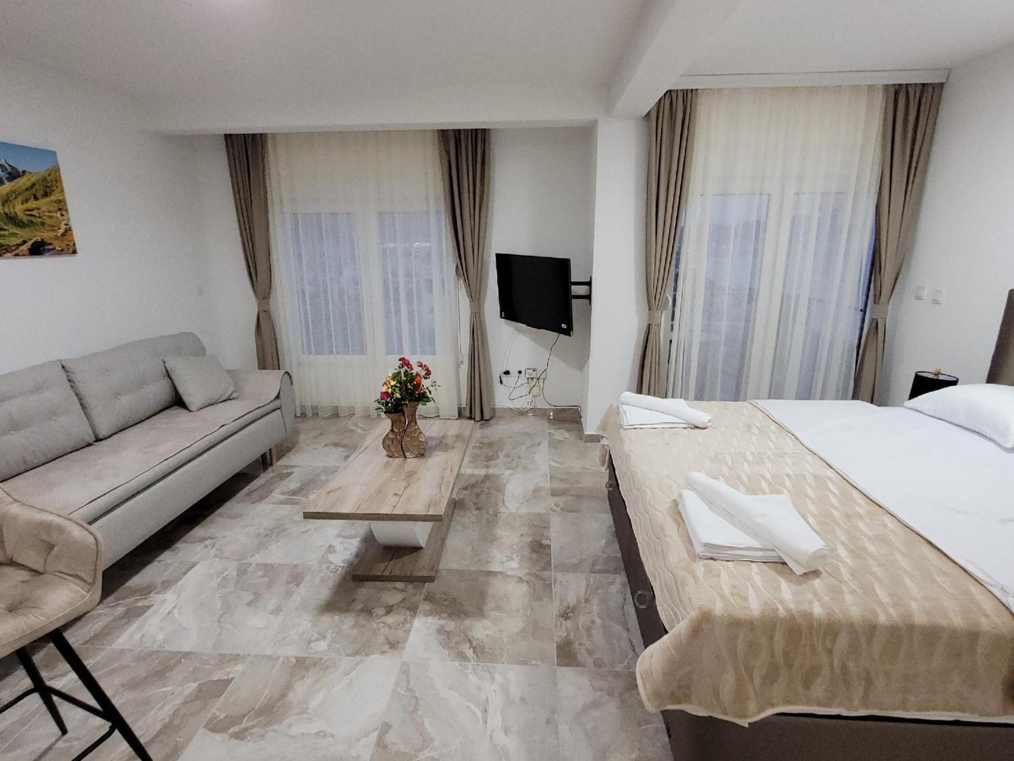 Montenegro Apartments Phoenix With Pool بار المظهر الخارجي الصورة