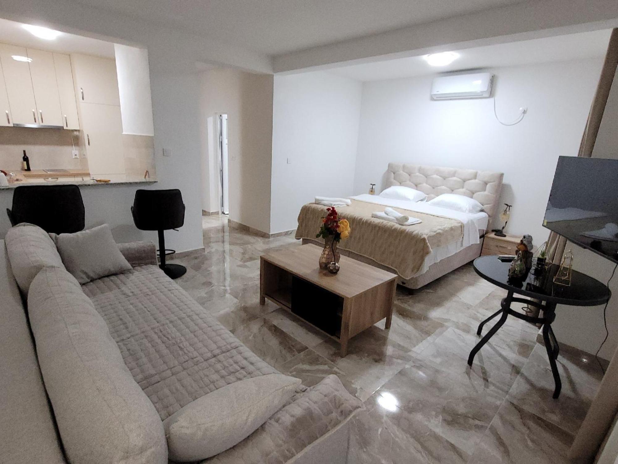 Montenegro Apartments Phoenix With Pool بار المظهر الخارجي الصورة