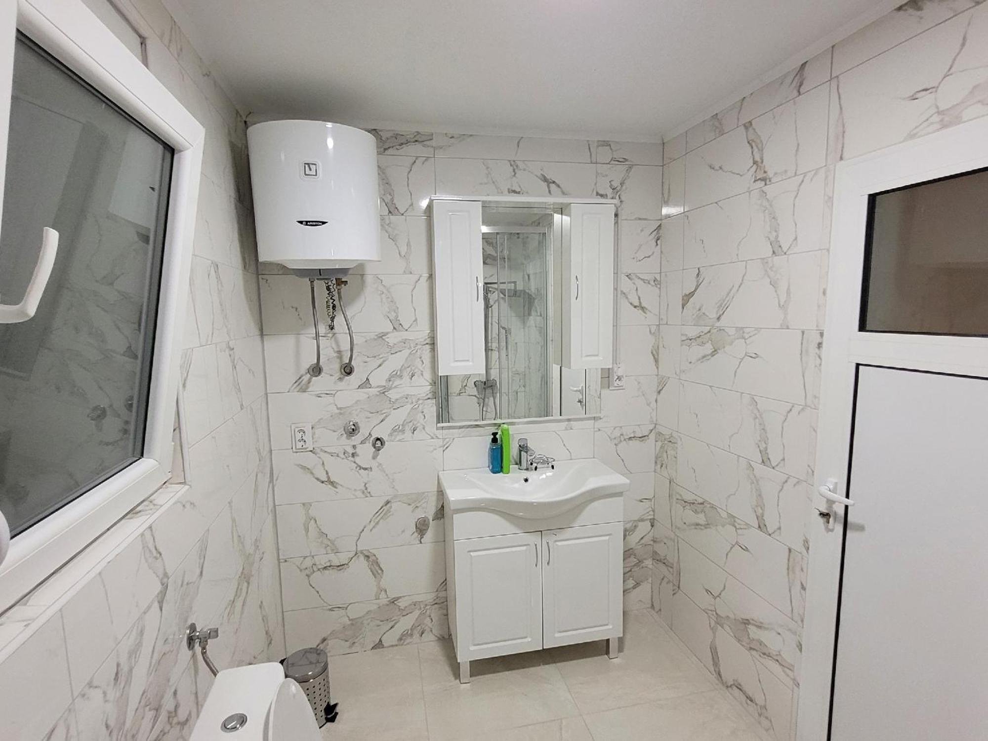 Montenegro Apartments Phoenix With Pool بار المظهر الخارجي الصورة