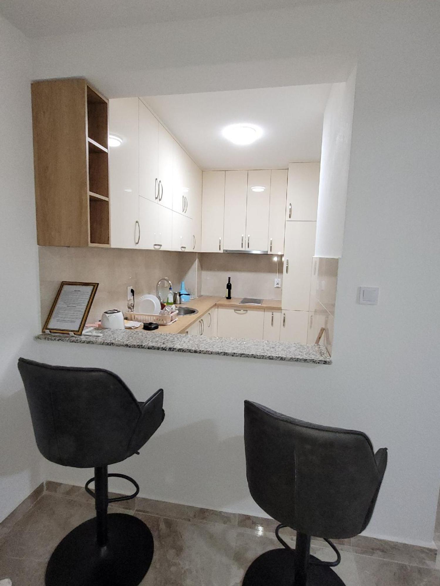 Montenegro Apartments Phoenix With Pool بار الغرفة الصورة