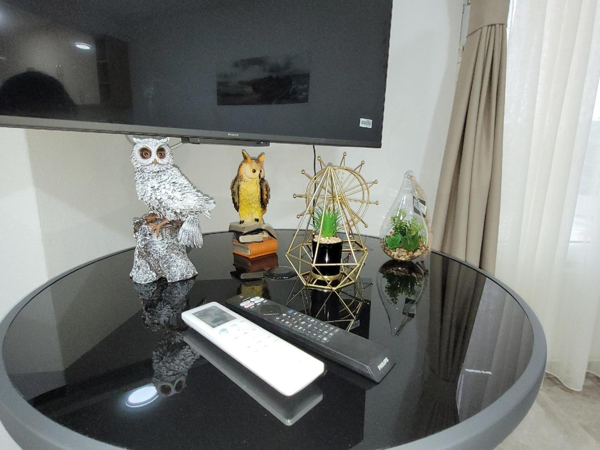 Montenegro Apartments Phoenix With Pool بار الغرفة الصورة