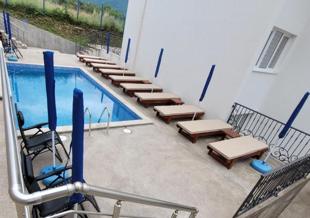 Montenegro Apartments Phoenix With Pool بار المظهر الخارجي الصورة