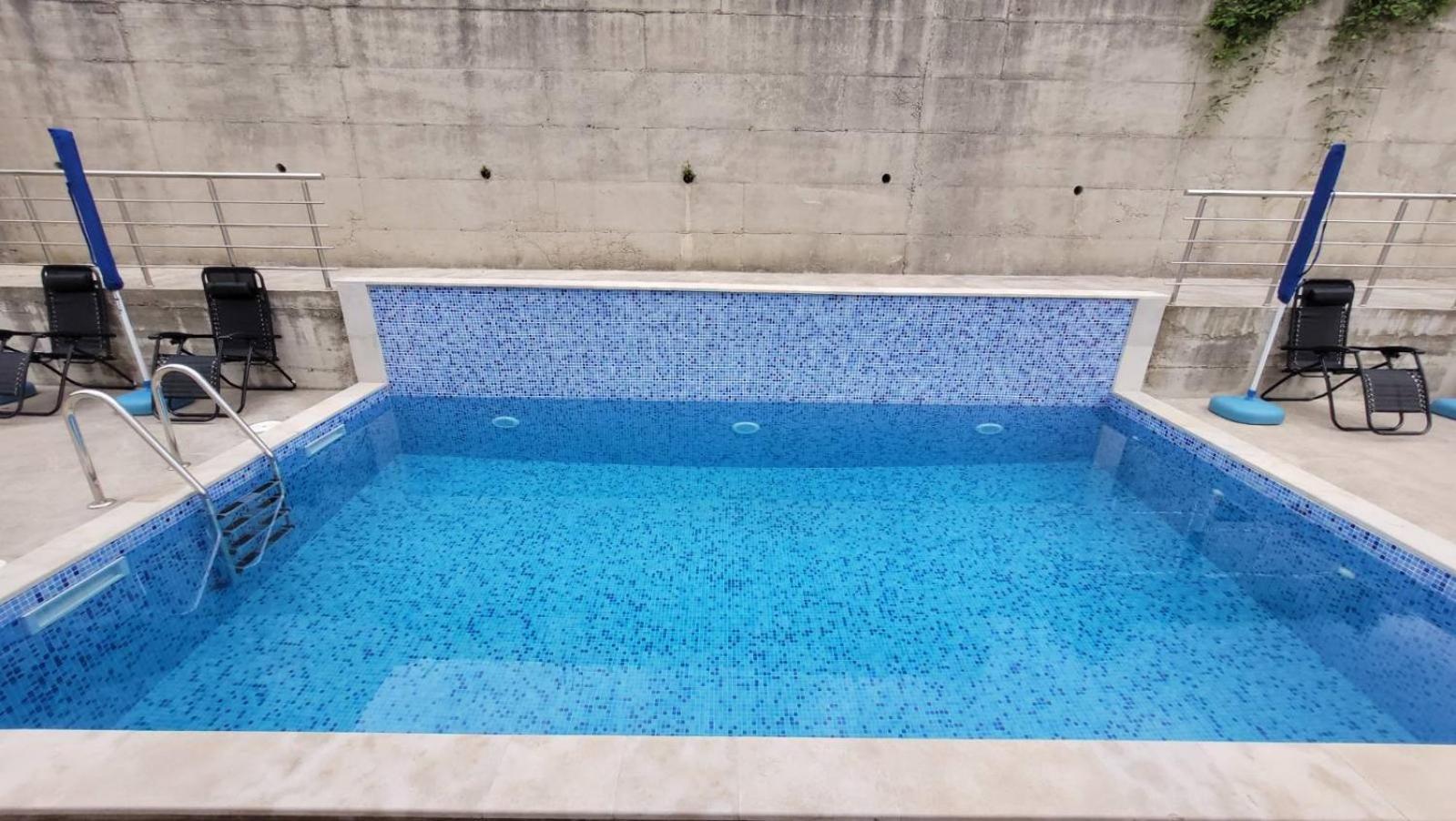 Montenegro Apartments Phoenix With Pool بار المظهر الخارجي الصورة